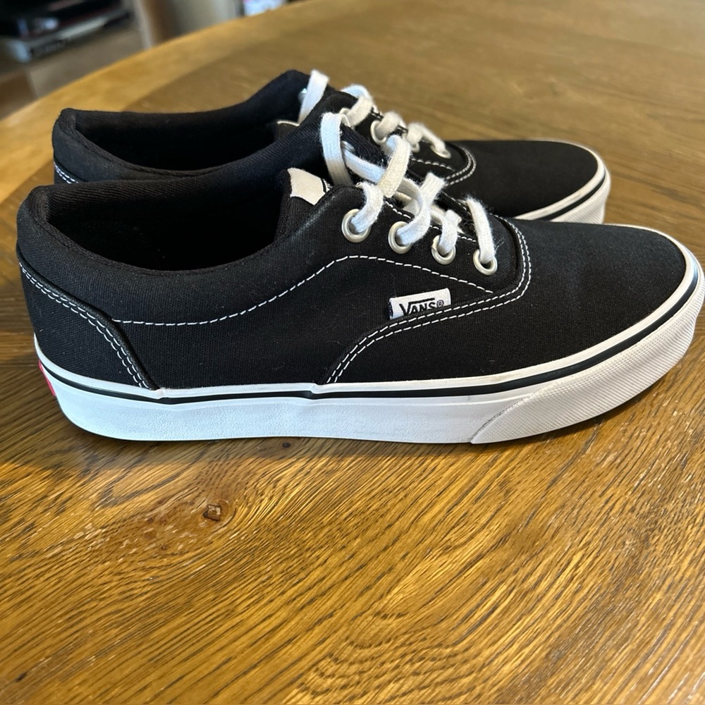 van’s 721356 Womens black/white canvas sneakers lace up size 6.5